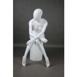 ALIX abstrakte Damenfigur Pos. 18, Raw-Lackierung, sitzend