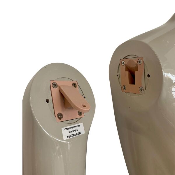 GENESIS Damenfigur Peta RAL 7044 seidengrau glänzend ( nur noch sitzend )
