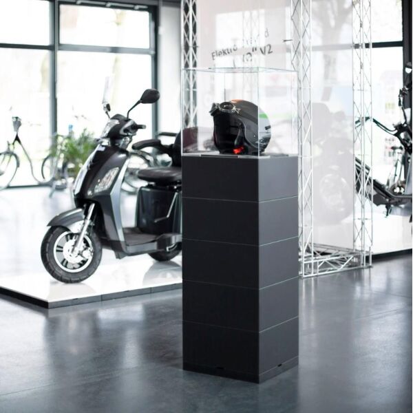 Miete EasyCubes Podest mit H40cm Vitrine, Schwarz