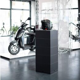 Miete EasyCubes Podest mit H40cm Vitrine, Schwarz